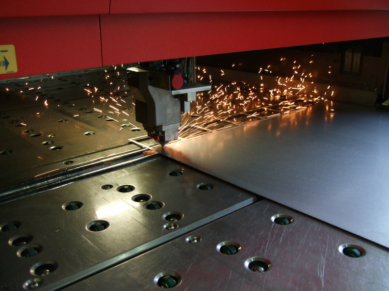 Blechverarbeitung bei Krause Metallbau